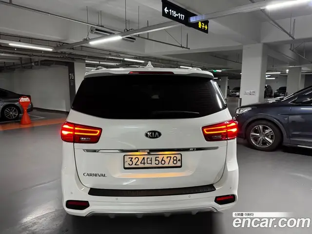 Kia Carnival 2018 2.2 автомат (гидро), миниатюра 4