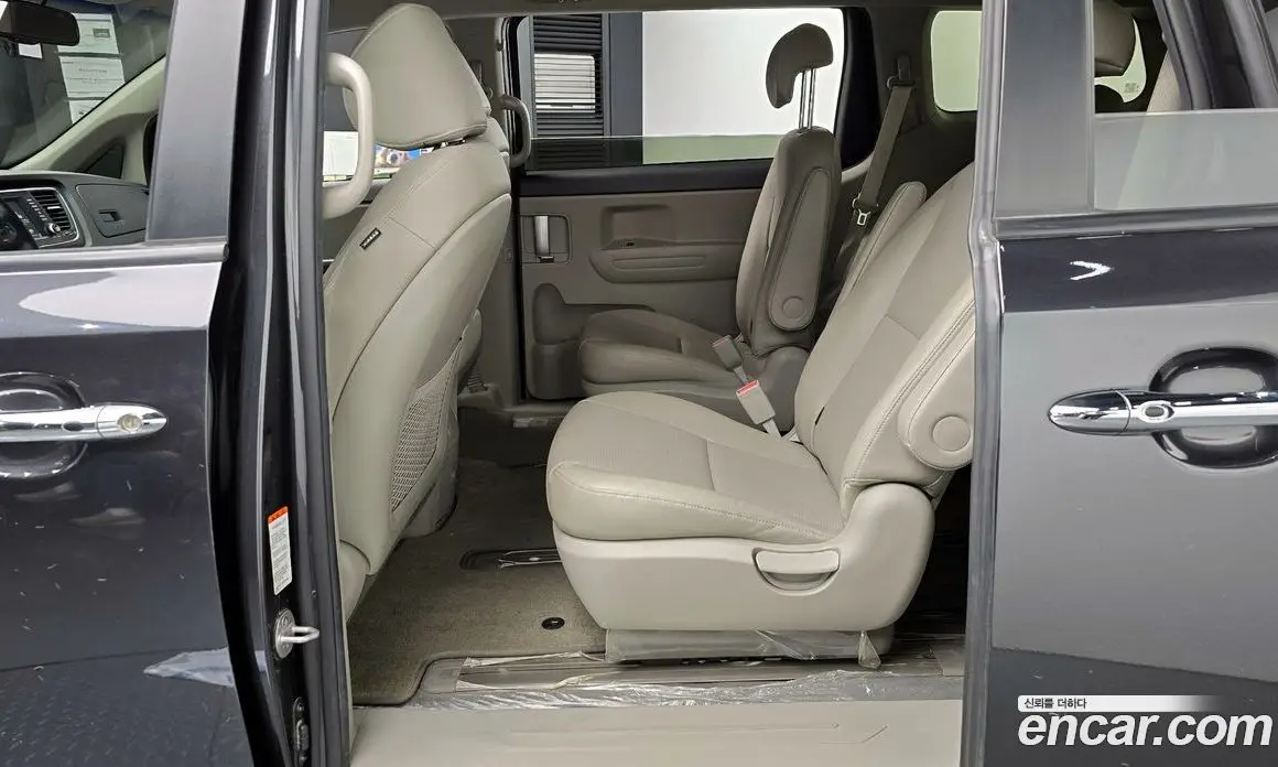 Kia Carnival 2019 2.2 автомат (гидро), фото 13