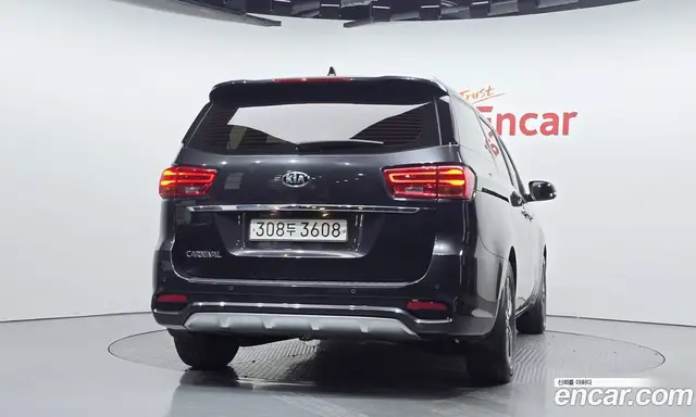 Kia Carnival 2019 2.2 автомат (гидро), миниатюра 4
