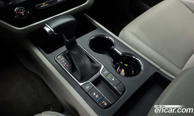 Kia Carnival 2019 2.2 автомат (гидро), миниатюра 9