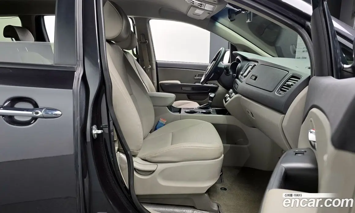 Kia Carnival 2019 2.2 автомат (гидро), фото 10
