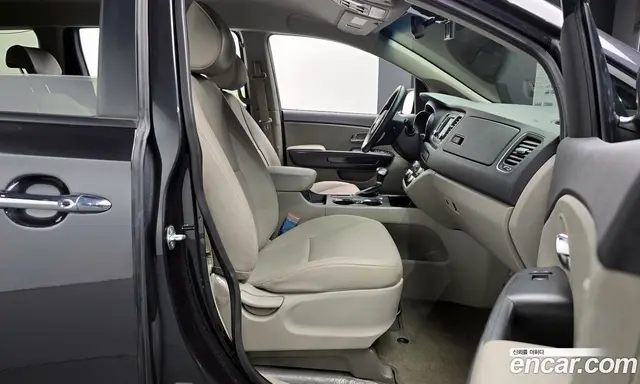 Kia Carnival 2019 2.2 автомат (гидро), миниатюра 10