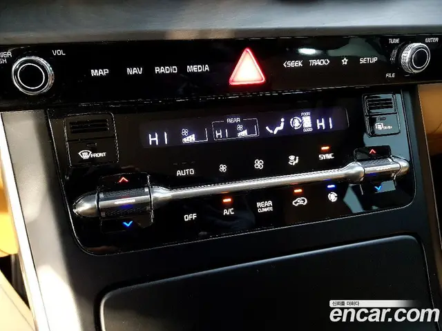 Kia Carnival 2021 2.2 автомат (гидро), миниатюра 11