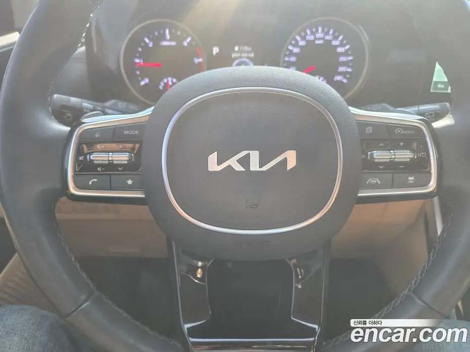 Kia Carnival 2023 2.2 автомат (гидро), фото 9 Kia Carnival 2023 2.2 автомат (гидро), фото 9