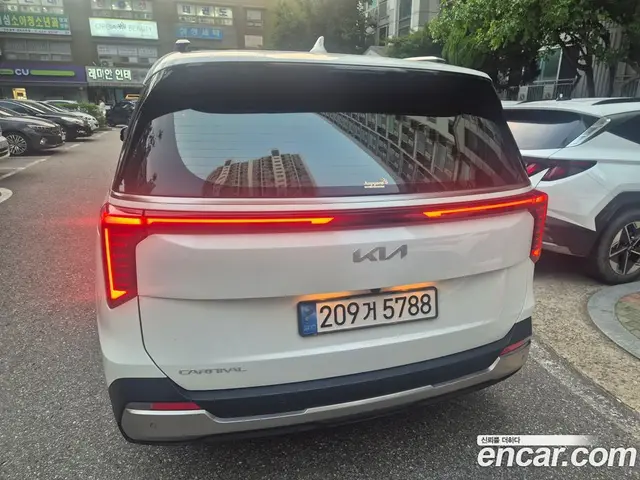 Kia Carnival 2025 2.2 автомат (гидро), миниатюра 7