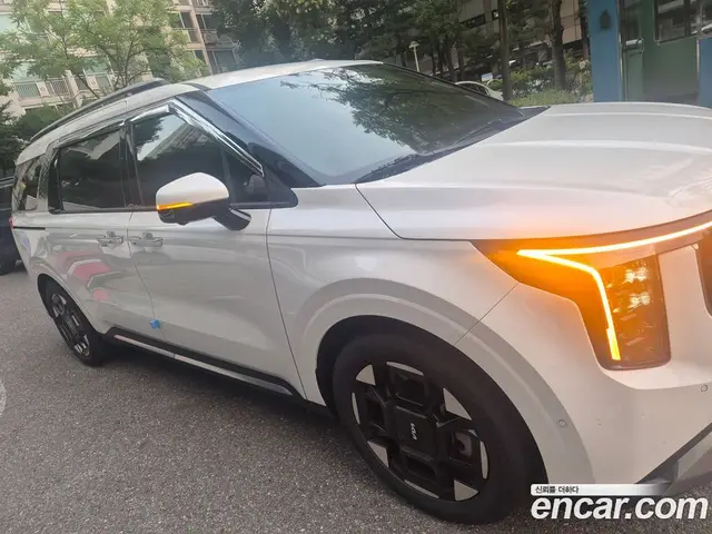 Kia Carnival 2025 2.2 автомат (гидро), миниатюра 8