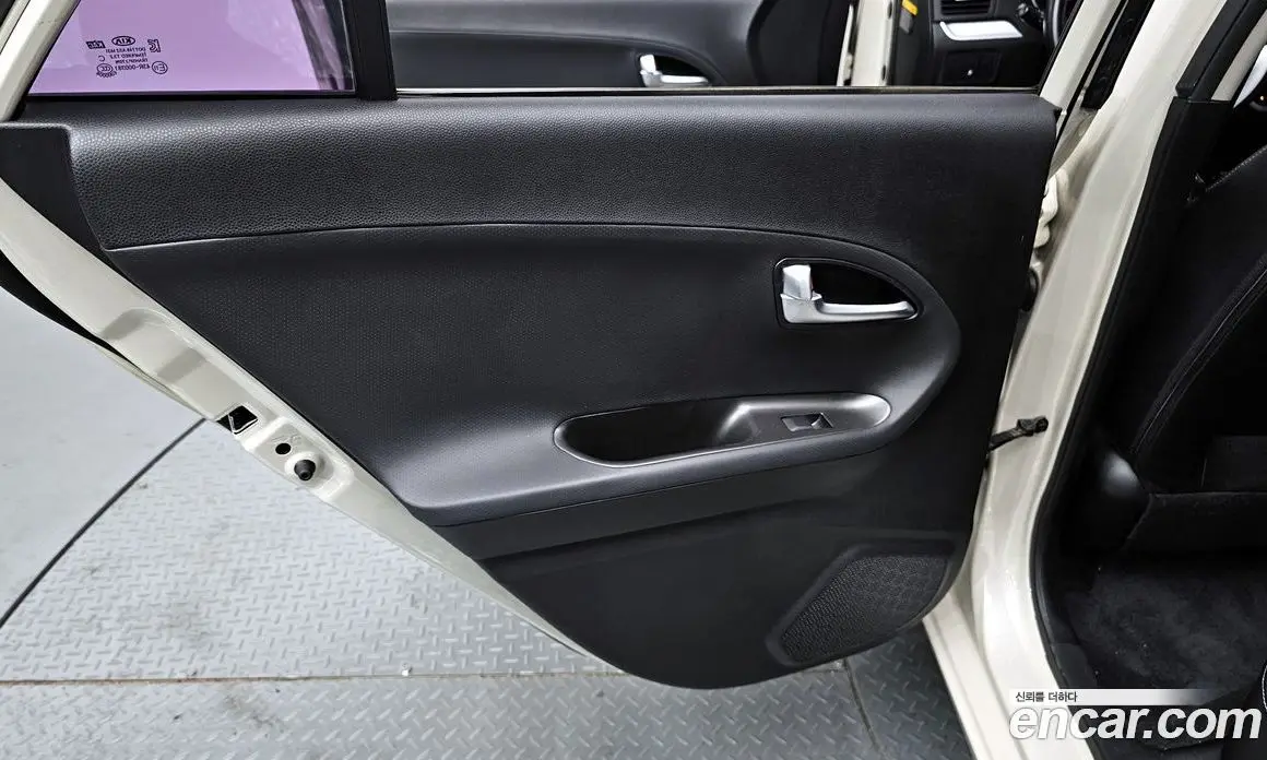 Kia Morning 2015 1.0 автомат (гидро), фото 14 Kia Morning 2015 1.0 автомат (гидро), фото 14