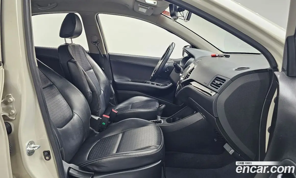 Kia Morning 2015 1.0 автомат (гидро), фото 17