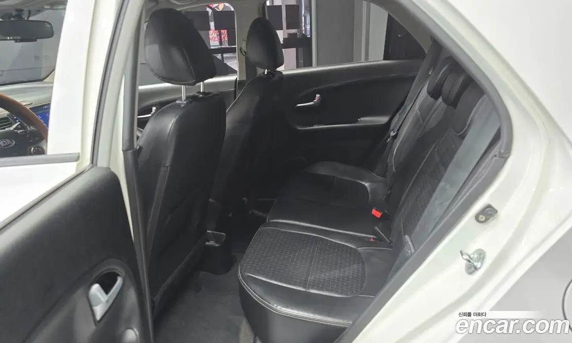 Kia Morning 2015 1.0 автомат (гидро), фото 18 Kia Morning 2015 1.0 автомат (гидро), фото 18