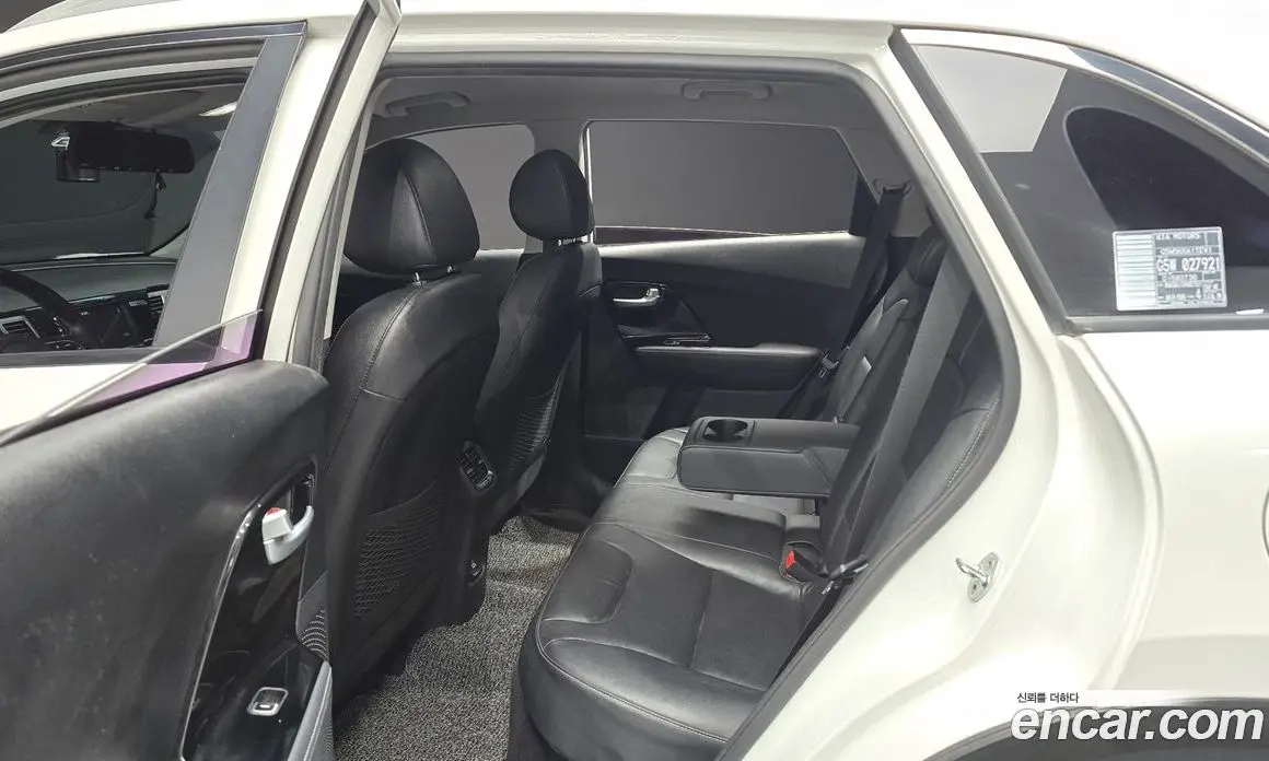 Kia Niro 2016 1.6 автомат (гидро), фото 12
