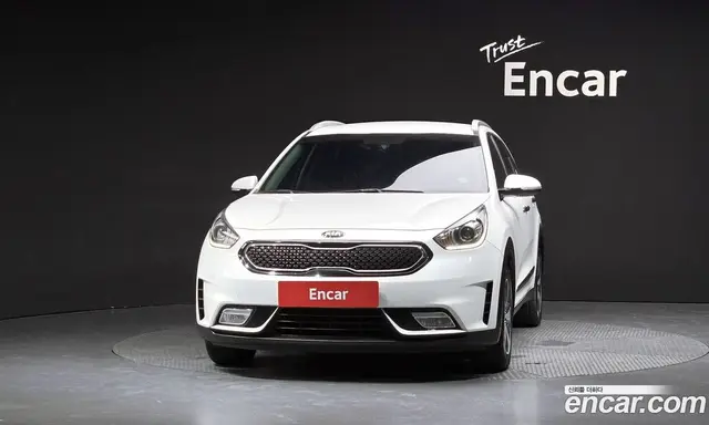 Kia Niro 2016 1.6 автомат (гидро), миниатюра 3