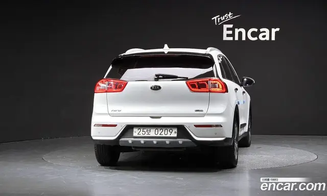 Kia Niro 2016 1.6 автомат (гидро), миниатюра 4