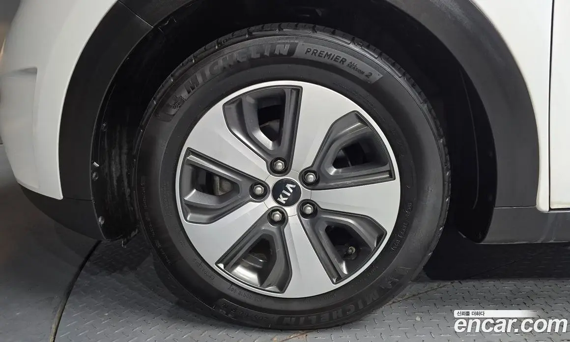 Kia Niro 2016 1.6 автомат (гидро), фото 5