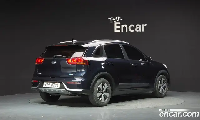 Kia Niro 2016 1.6 автомат (гидро), миниатюра 2