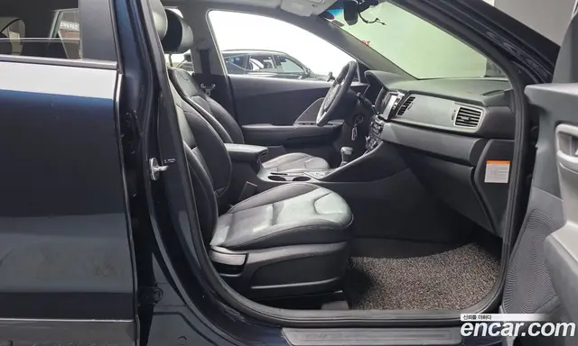 Kia Niro 2016 1.6 автомат (гидро), миниатюра 11