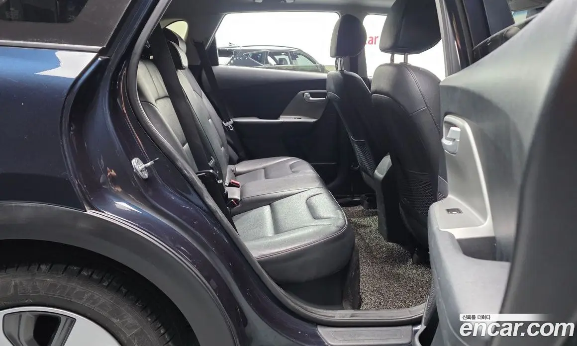 Kia Niro 2016 1.6 автомат (гидро), фото 12