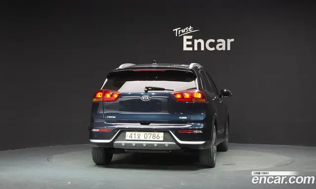 Kia Niro 2016 1.6 автомат (гидро), миниатюра 4