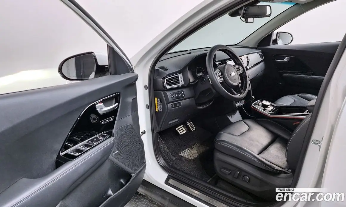 Kia Niro 2020 0.2 автомат (гидро), фото 13