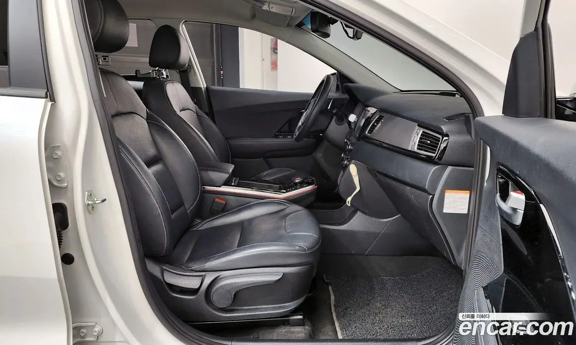 Kia Niro 2020 0.2 автомат (гидро), фото 16