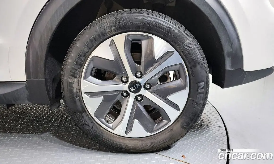 Kia Niro 2020 0.2 автомат (гидро), фото 7