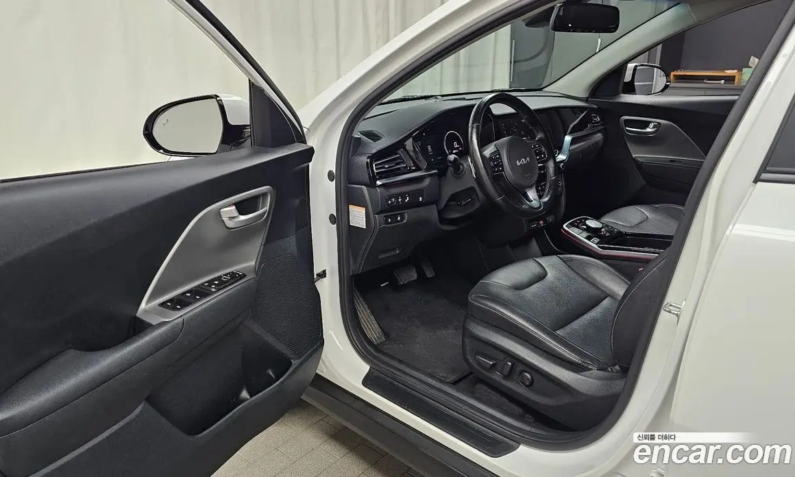 Kia Niro 2022 0.2 автомат (гидро), фото 13