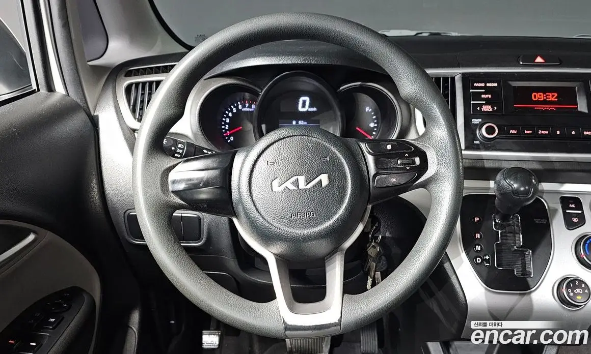 Kia Ray 2022 1.0 автомат (гидро), фото 14