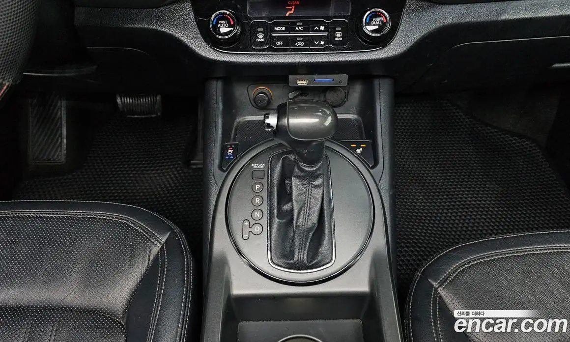 Kia Sportage 2012 2.0 автомат (гидро), фото 9