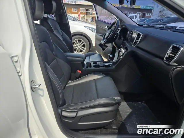 Kia Sportage 2018 2.0 автомат (гидро), миниатюра 12