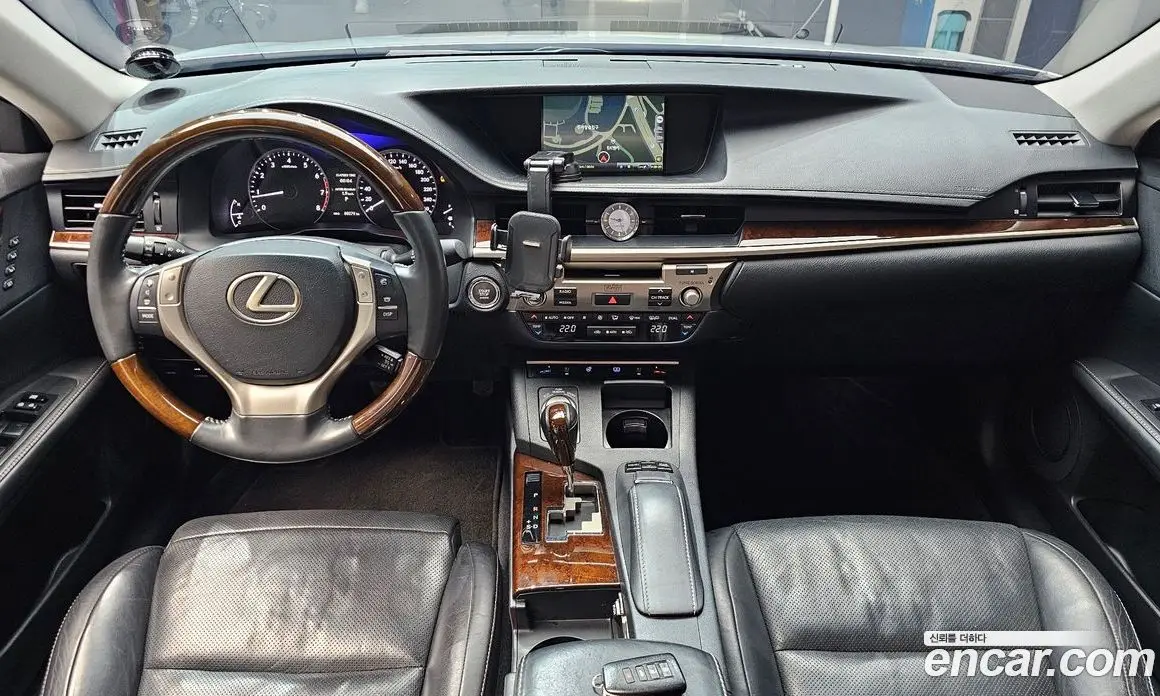 Lexus ES 2012 3.5 автомат (гидро), фото 7 Lexus ES 2012 3.5 автомат (гидро), фото 7