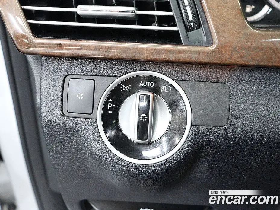 Mercedes-Benz E-Class 2012 3.5 автомат (гидро), фото 12 Mercedes-Benz E-Class 2012 3.5 автомат (гидро), фото 12