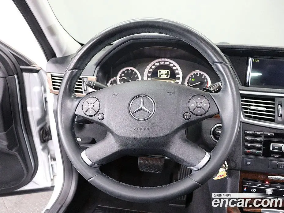 Mercedes-Benz E-Class 2012 3.5 автомат (гидро), фото 16 Mercedes-Benz E-Class 2012 3.5 автомат (гидро), фото 16