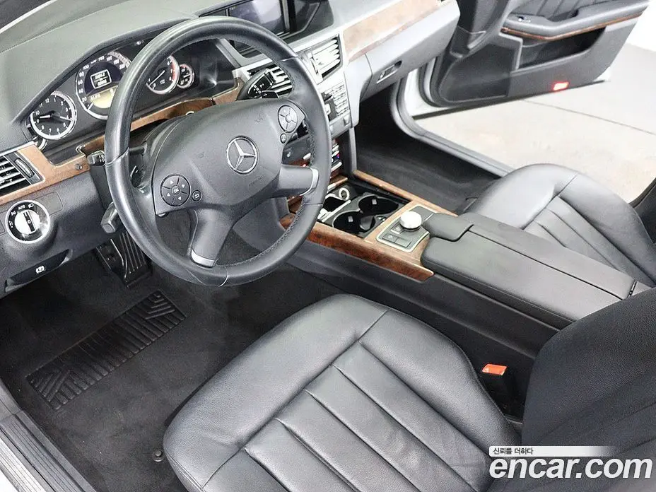 Mercedes-Benz E-Class 2012 3.5 автомат (гидро), фото 18 Mercedes-Benz E-Class 2012 3.5 автомат (гидро), фото 18