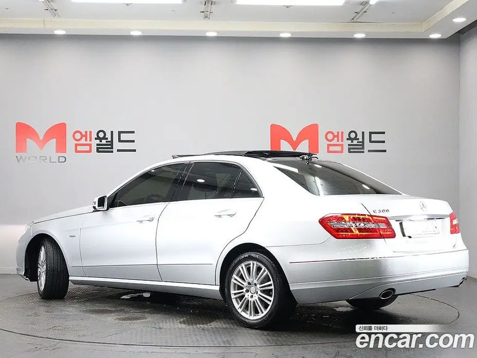 Mercedes-Benz E-Class 2012 3.5 автомат (гидро), фото 4 Mercedes-Benz E-Class 2012 3.5 автомат (гидро), фото 4