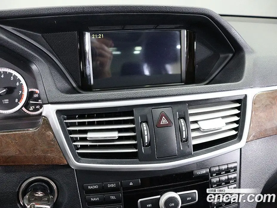 Mercedes-Benz E-Class 2012 3.5 автомат (гидро), фото 9 Mercedes-Benz E-Class 2012 3.5 автомат (гидро), фото 9