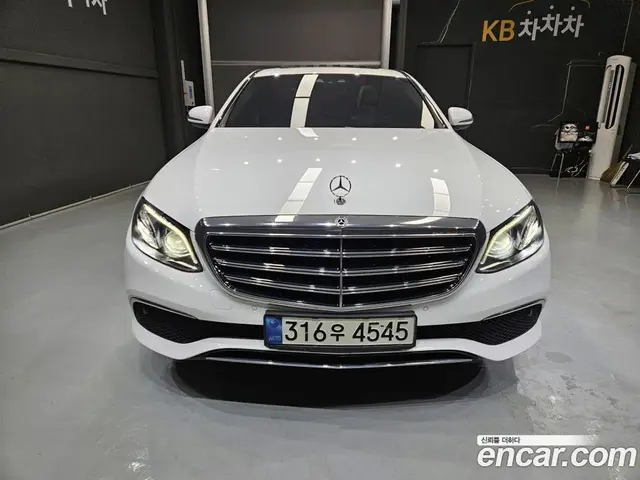 Mercedes-Benz E-Class 2018 1.9 автомат (гидро), миниатюра 3