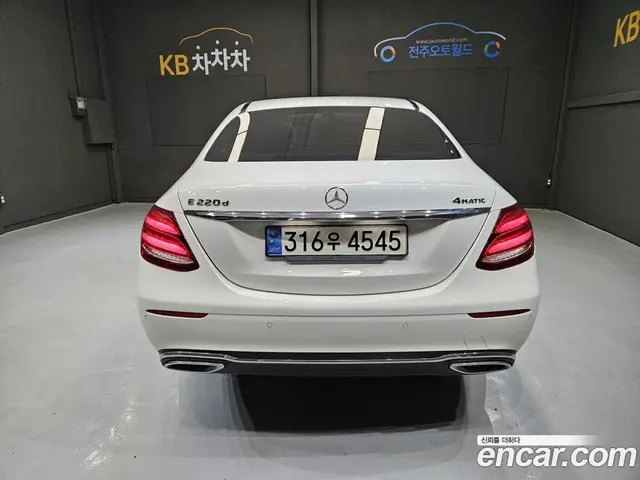 Mercedes-Benz E-Class 2018 1.9 автомат (гидро), миниатюра 4