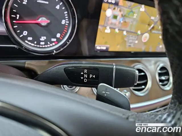 Mercedes-Benz E-Class 2018 1.9 автомат (гидро), миниатюра 9