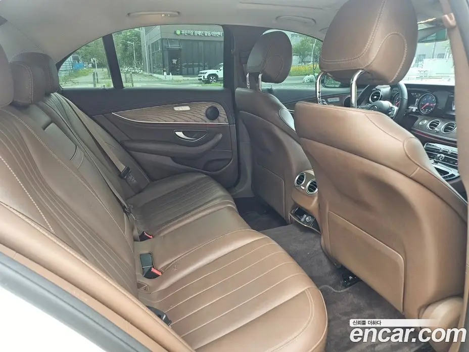 Mercedes-Benz E-Class 2019 1.9 автомат (гидро), фото 14