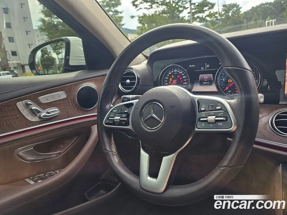 Mercedes-Benz E-Class 2019 1.9 автомат (гидро), фото 19