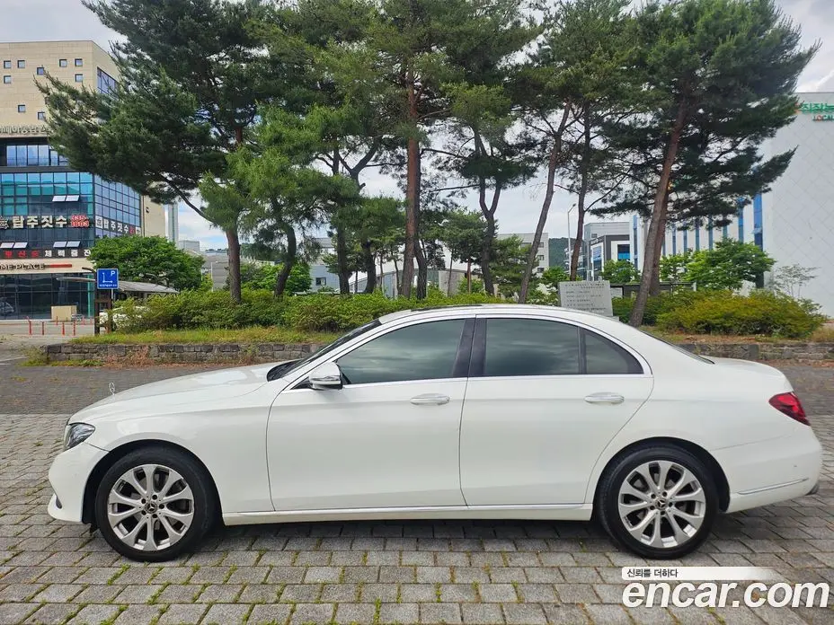 Mercedes-Benz E-Class 2019 1.9 автомат (гидро), фото 4