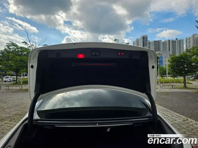 Mercedes-Benz E-Class 2019 1.9 автомат (гидро), миниатюра 8