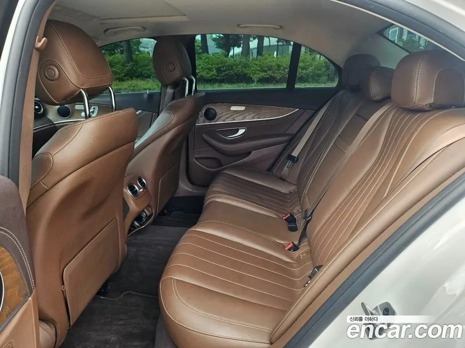 Mercedes-Benz E-Class 2019 1.9 автомат (гидро), фото 9