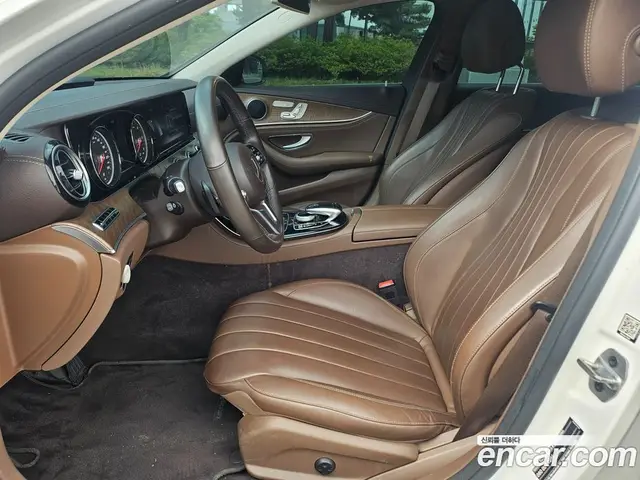 Mercedes-Benz E-Class 2019 1.9 автомат (гидро), миниатюра 10