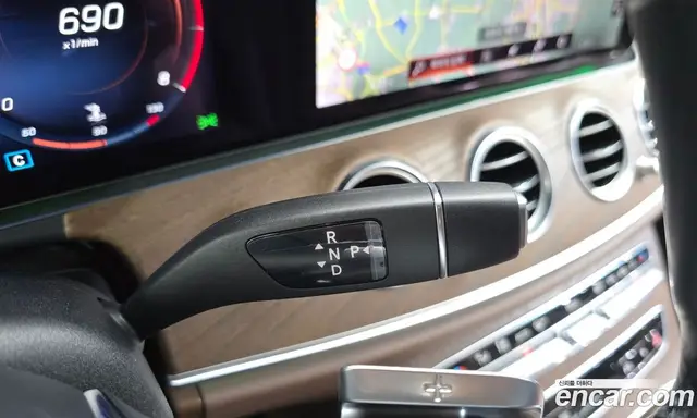 Mercedes-Benz E-Class 2021 2.0 автомат (гидро), миниатюра 12