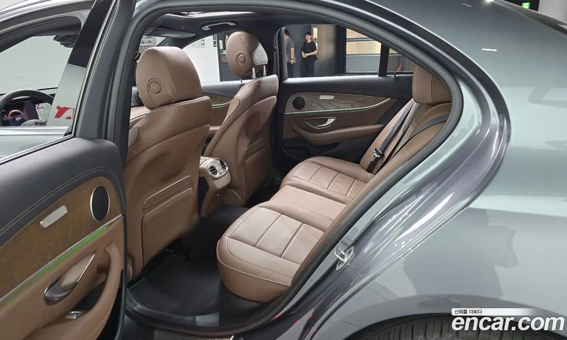 Mercedes-Benz E-Class 2021 2.0 автомат (гидро), фото 17