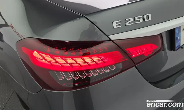 Mercedes-Benz E-Class 2021 2.0 автомат (гидро), миниатюра 9