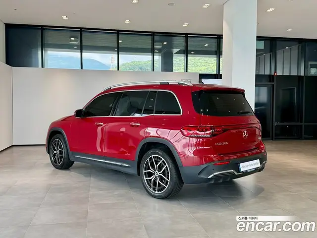Mercedes-Benz EQB 2024 0.2 автомат (гидро), миниатюра 3
