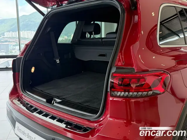 Mercedes-Benz EQB 2024 0.2 автомат (гидро), миниатюра 10