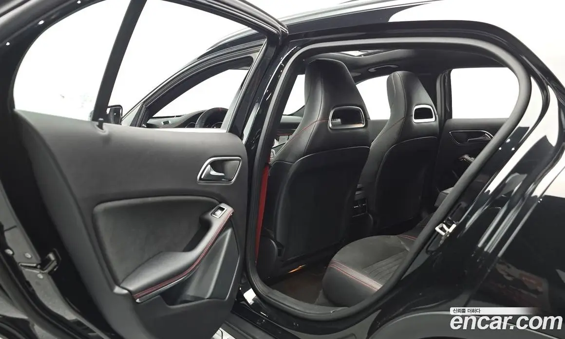 Mercedes-Benz GLA-Class 2018 2.0 автомат (гидро), фото 15