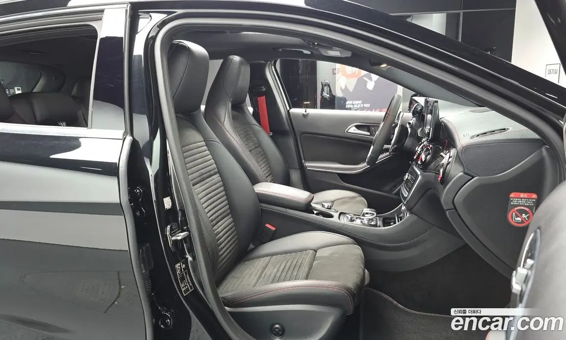 Mercedes-Benz GLA-Class 2018 2.0 автомат (гидро), фото 16